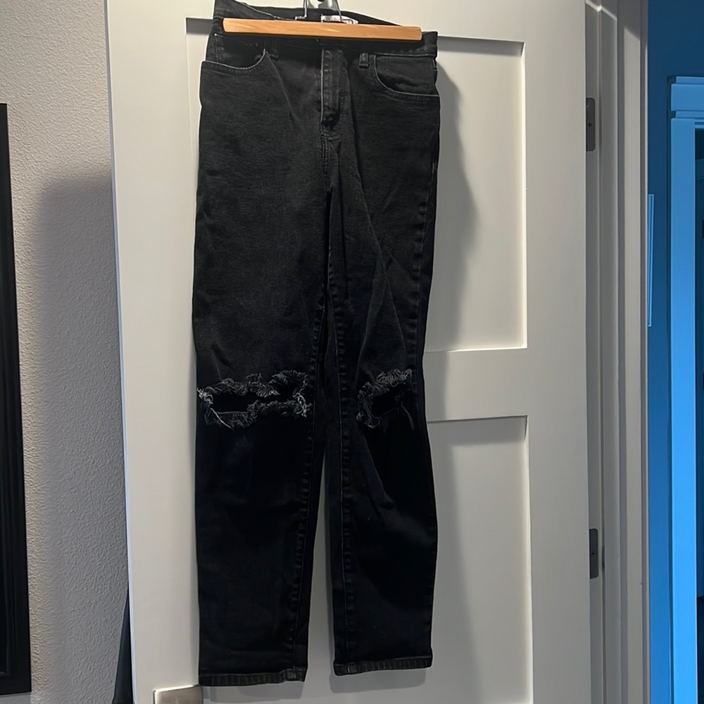 Vibrant M.I.U black jeans, straight leg, ripped knees, size 5 (W26)